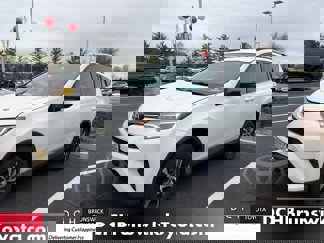 Used 2016 Toyota RAV4 LE image 1