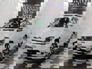 Used 2016 Volkswagen e-Golf SE image 1