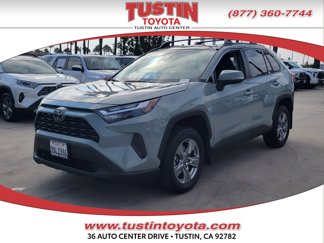 Used 2022 Toyota RAV4 XLE image 1