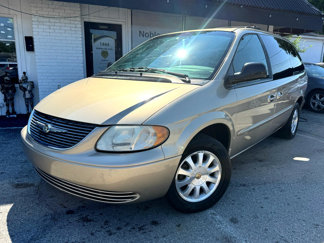 Used 2002 Chrysler Town & Country EX image 1
