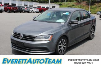 Used 2017 Volkswagen Jetta SE image 1