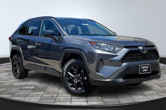 Used 2021 Toyota RAV4 LE image 1