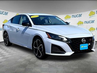 Used 2023 Nissan Altima 2.5 SR w/ SR Premium Package image 1