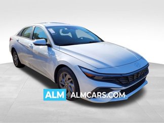 Used 2024 Hyundai Elantra SEL image 1