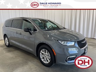 New 2025 Chrysler Pacifica Select image 1