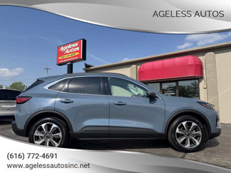 Used 2023 Ford Escape Platinum image 1