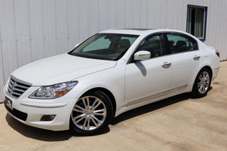 Used 2010 Hyundai Genesis 4.6 image 1
