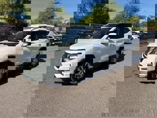 Used 2017 Nissan Rogue SV image 1