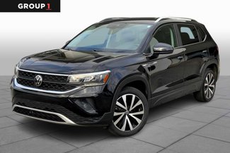 Used 2024 Volkswagen Taos SE image 1