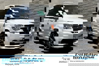 Used 2017 Dodge Grand Caravan SXT image 1