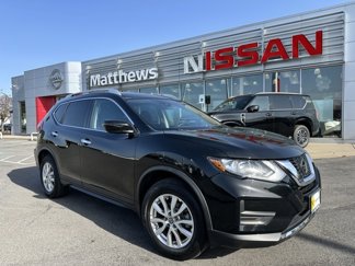 Used 2019 Nissan Rogue SV image 1