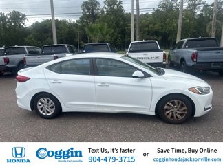 Used 2017 Hyundai Elantra SE image 1