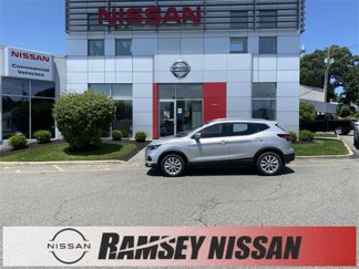 Used 2022 Nissan Rogue Sport SV image 1
