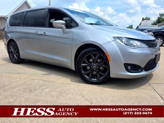 Used 2019 Chrysler Pacifica Touring Plus w/ S Appearance Package image 1