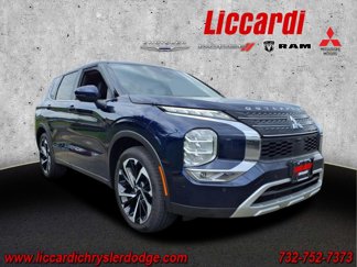 Used 2022 Mitsubishi Outlander SE image 1