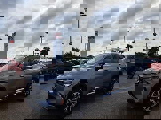 Used 2023 Buick Envision Essence image 1