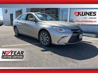 Used 2016 Toyota Camry XSE image 1