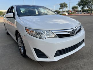 Used 2014 Toyota Camry LE image 1