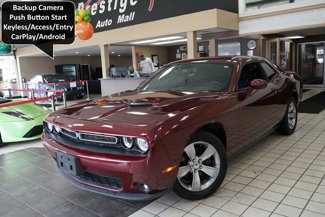 Used 2018 Dodge Challenger SXT image 1
