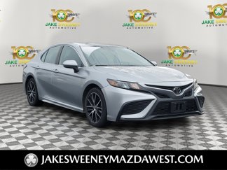 Used 2021 Toyota Camry SE image 1