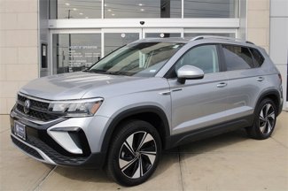 Used 2024 Volkswagen Taos SE w/ Panoramic Sunroof Package image 1