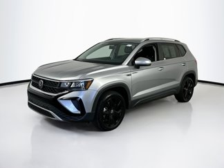 Used 2022 Volkswagen Taos SE image 1