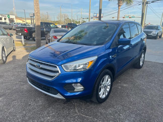Used 2017 Ford Escape SE image 1
