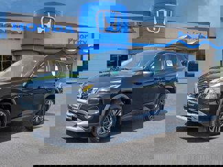 Used 2023 Nissan Rogue S image 1