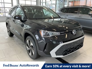 New 2025 Volkswagen Taos SE image 1