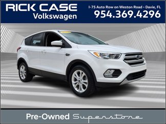 Used 2019 Ford Escape SE image 1