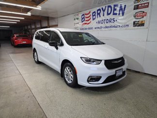 New 2025 Chrysler Pacifica Select image 1