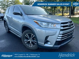 Used 2018 Toyota Highlander LE image 1