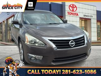 Used 2015 Nissan Altima 2.5 SV w/ Convenience Package image 1