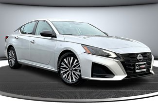 Used 2024 Nissan Altima 2.5 SV image 1