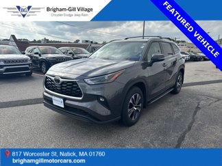 Used 2022 Toyota Highlander XLE image 1