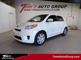 Used 2014 Scion xD image 1
