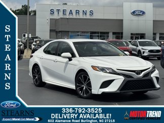 Used 2018 Toyota Camry SE image 1