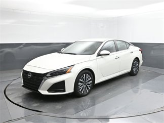 Certified 2023 Nissan Altima 2.5 SV image 1