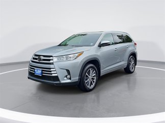 Used 2018 Toyota Highlander XLE image 1