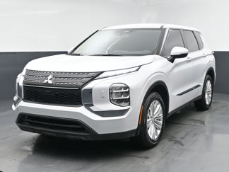 Used 2022 Mitsubishi Outlander ES image 1