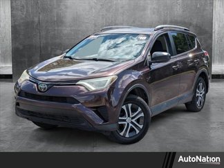 Used 2018 Toyota RAV4 LE image 1