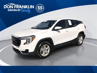 Used 2023 GMC Terrain SLE image 1