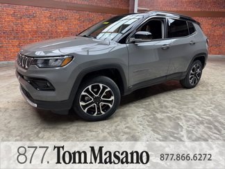 Used 2022 Jeep Compass Limited image 1