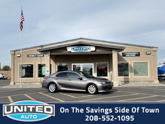 Used 2018 Toyota Camry LE image 1