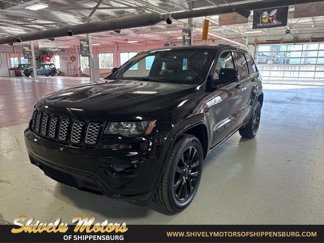 Certified 2022 Jeep Grand Cherokee Laredo X image 1