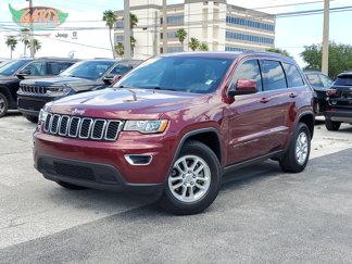 Used 2020 Jeep Grand Cherokee Laredo image 1