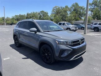 Used 2023 Volkswagen Taos SE image 1