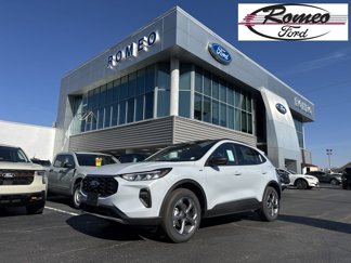 New 2025 Ford Escape ST-Line w/ Cold Weather Package image 1