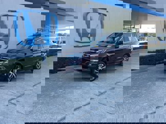 Used 2017 Honda Pilot Touring image 1
