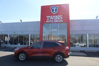 Used 2020 Ford Escape SE image 1